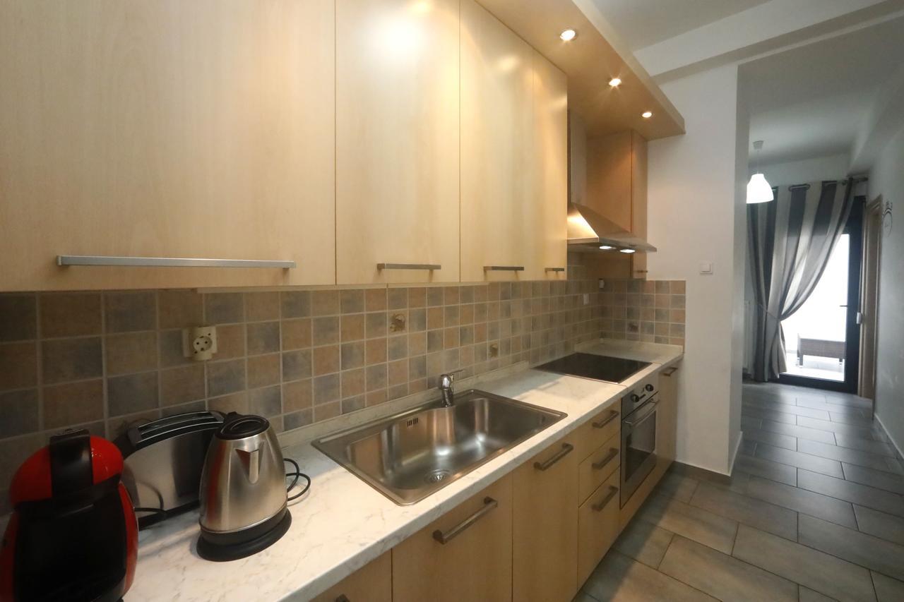 Gazi Boutique Apartment 2 Athene Buitenkant foto