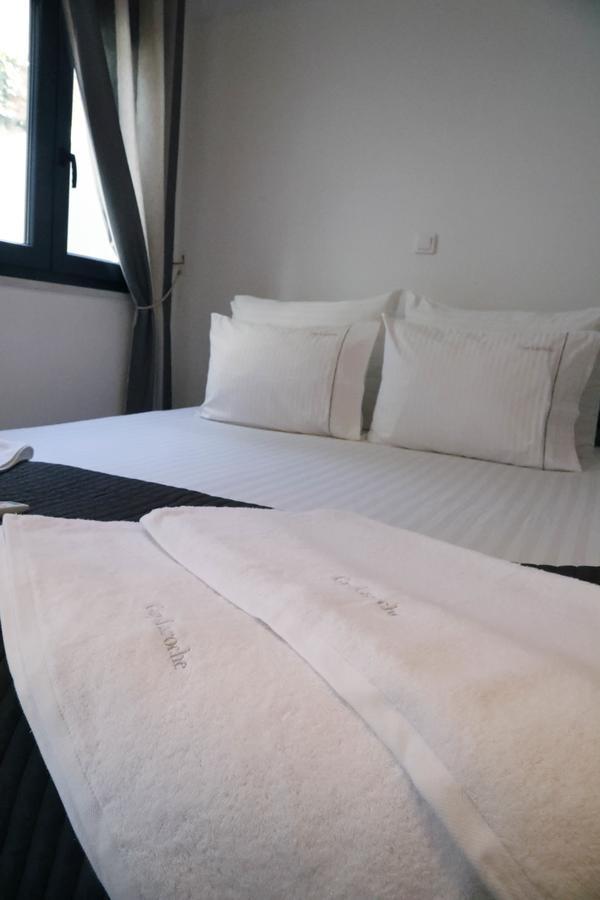 Gazi Boutique Apartment 2 Athene Buitenkant foto