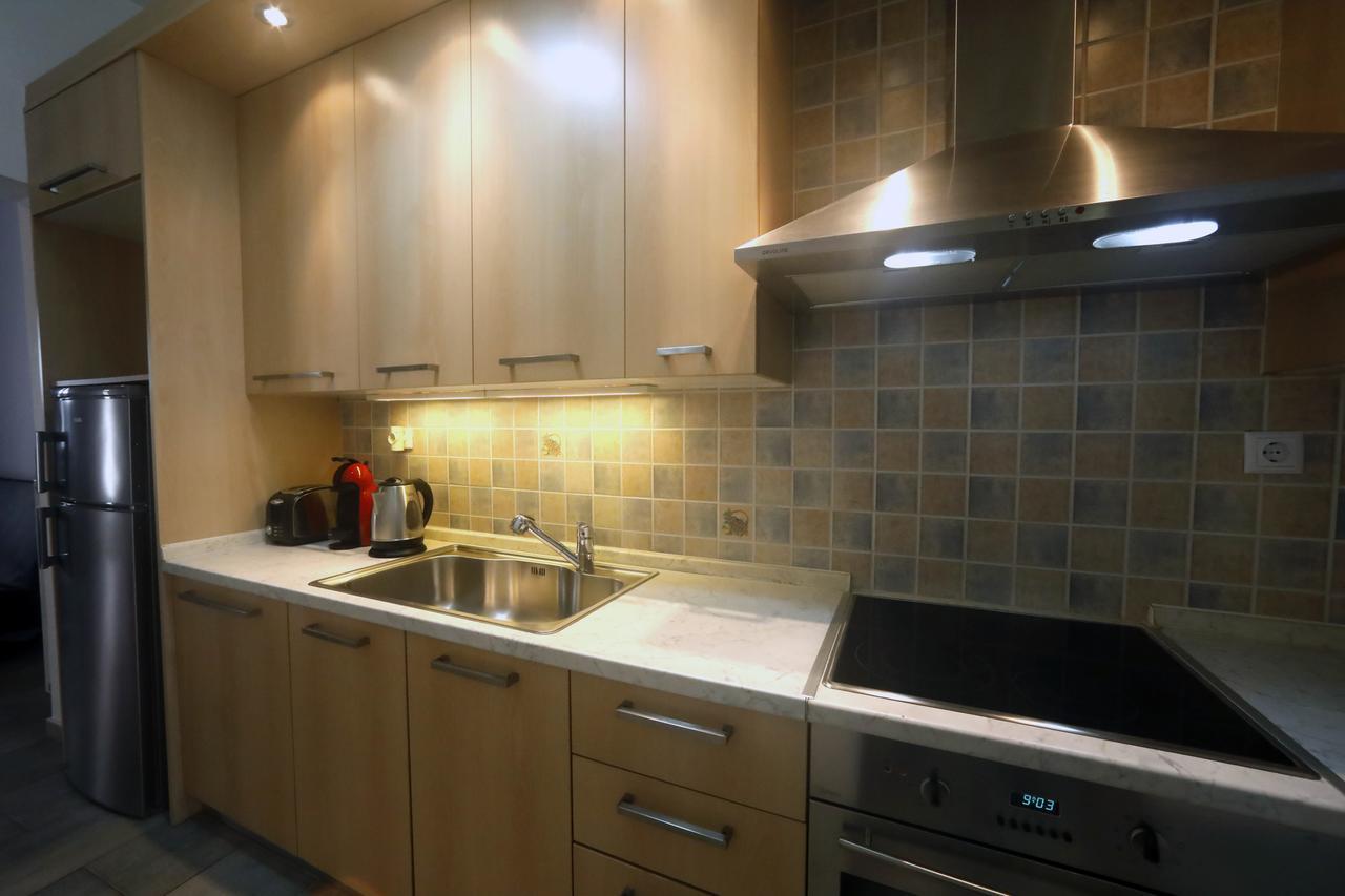 Gazi Boutique Apartment 2 Athene Buitenkant foto